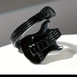 Cute guitar Ring black